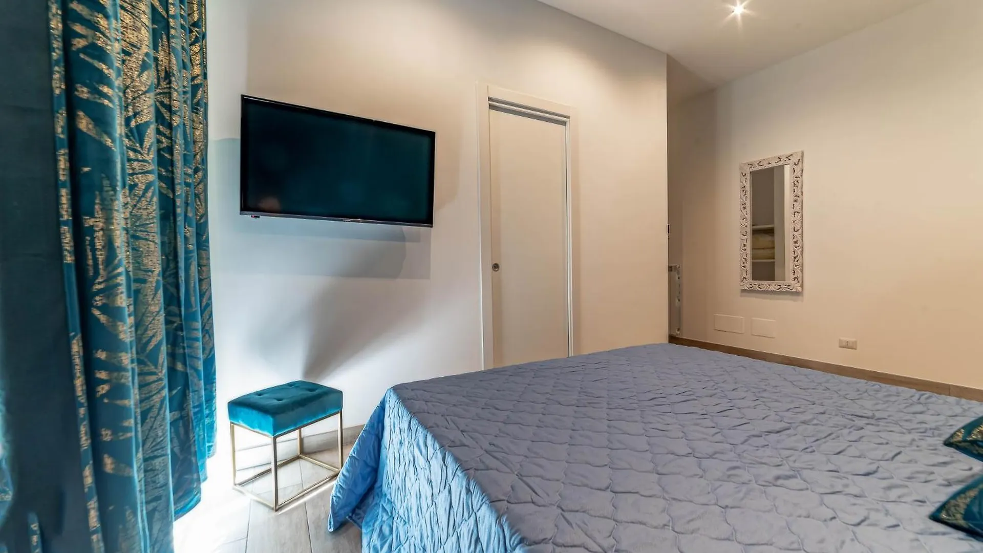 Bed & Breakfast Michelangelo Luxury Rooms - Colosseo - Wifi Rome
