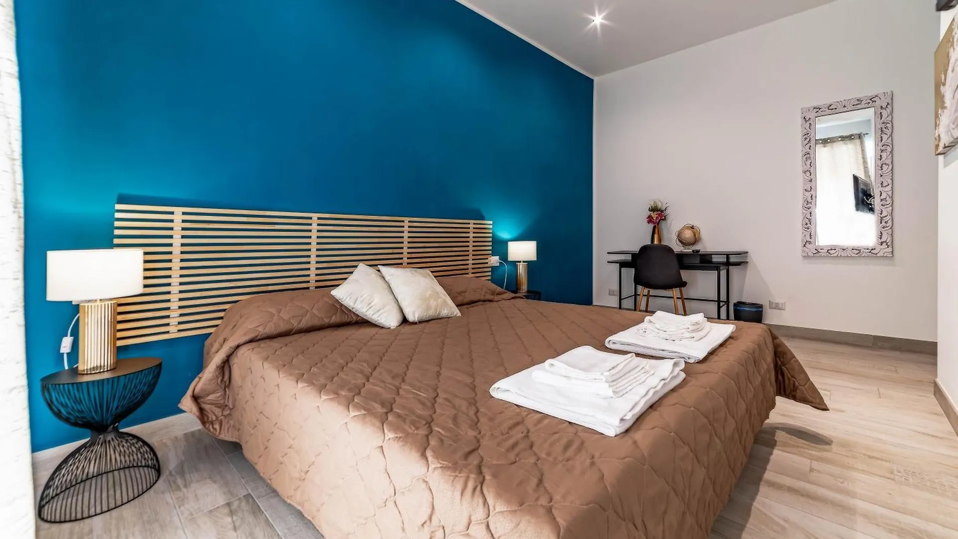 Michelangelo Luxury Rooms - Colosseo - Wifi Rome 0*,  Italy