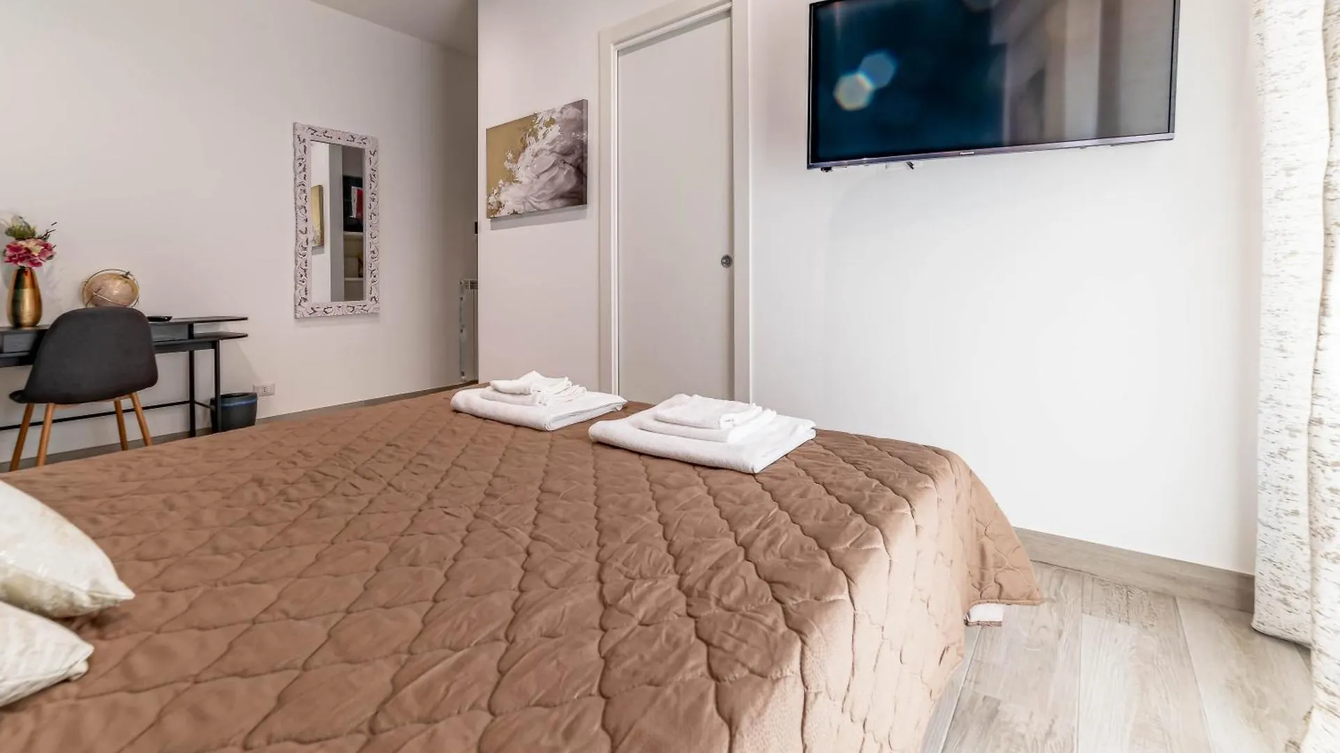 Michelangelo Luxury Rooms - Colosseo - Wifi Rome 0*,